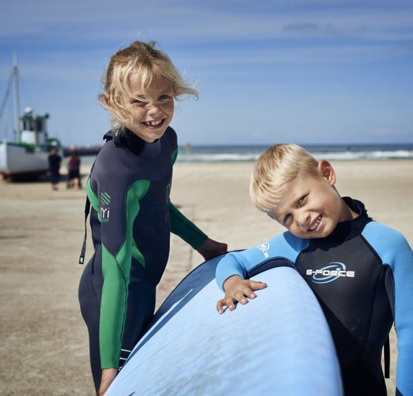 Surf for hele familien hos North Shore Surf i Løkken
