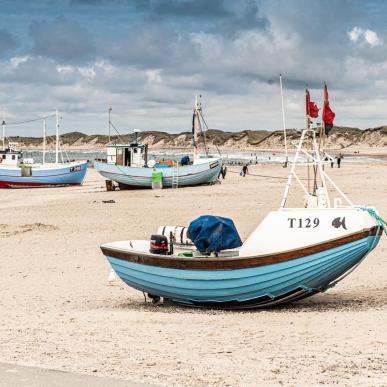 Både på Vorupør Strand