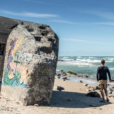 Far og datter ved bunker i Hirtshals