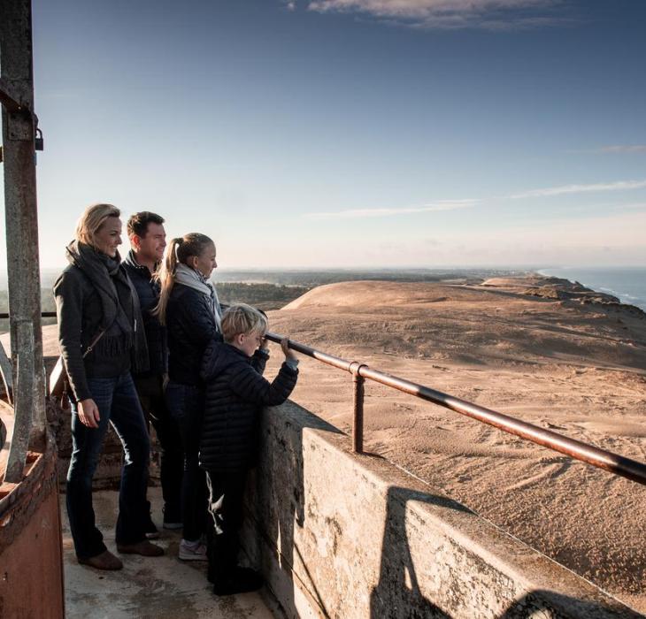 Familie ved Rubjerg Knude